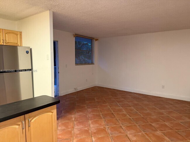 Photo - 1801 S Treasure Dr Unidad 320