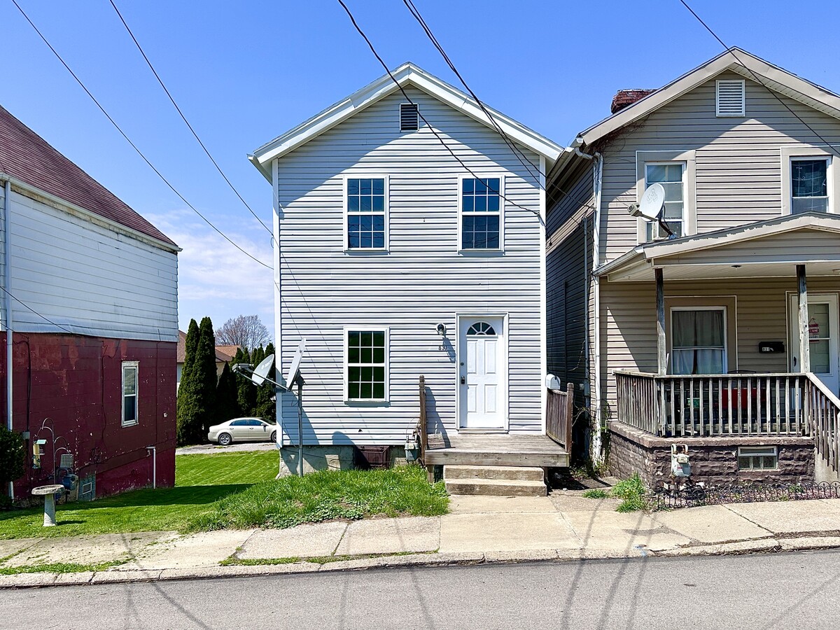 Photo - 831 Morton St House