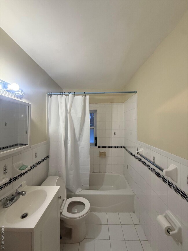 Photo - 33 Kingston Ave