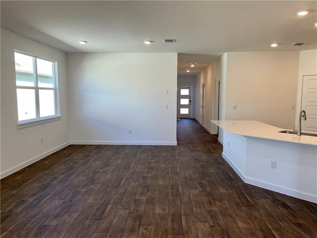 3025 Egan Dr