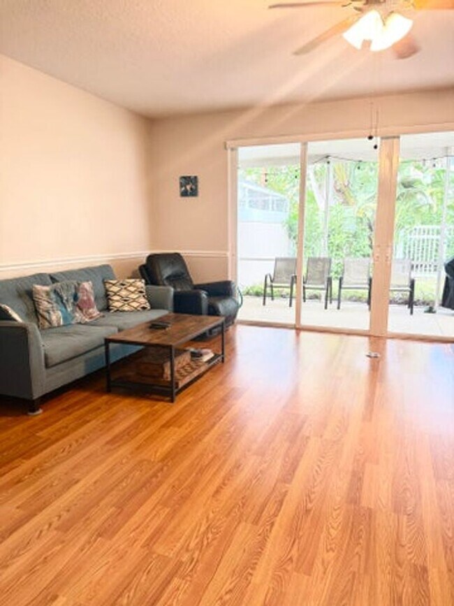 Photo - 488 Capistrano Dr