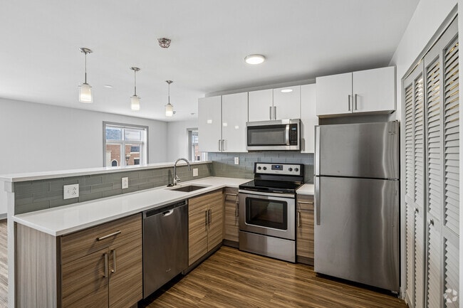 Nichols 2BR, 1BA - 982SF - Kitchen