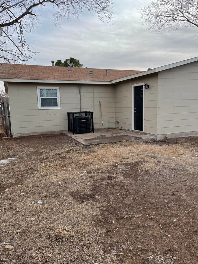 Photo - 1705 E Colgate St