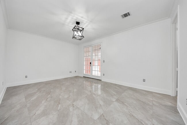 Photo - 2314 Dorrington St Unidad C