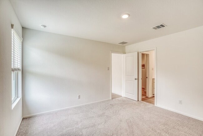 Photo - 2300 Plantation Dr