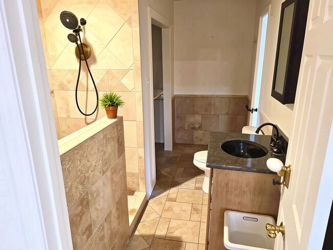 Photo - 2351 Longhorn St Unidad #B