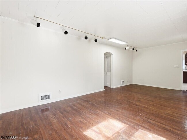 Photo - 95 Sycamore Ave