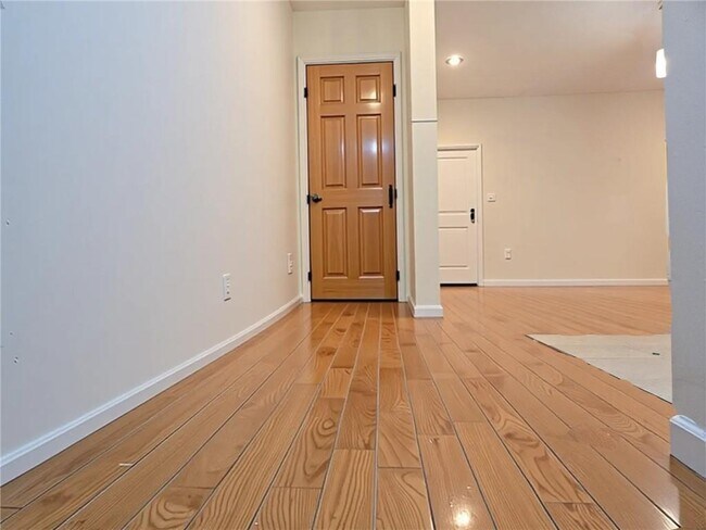 Photo - 302 Parkville Ave Unit 1