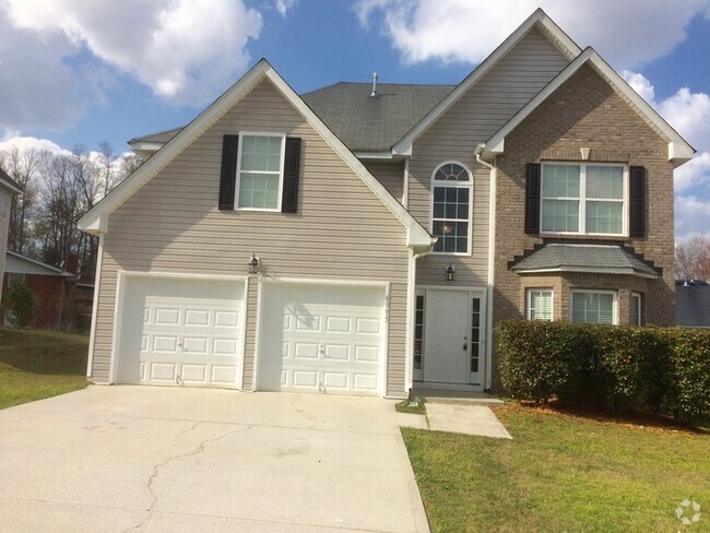 Building Photo - Move-in Ready spacious 4-bedroom home in F...