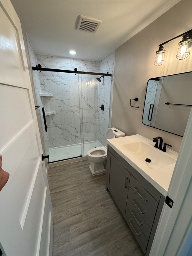 Photo - 2740 W Glenpark Dr