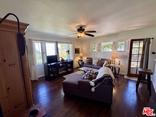 7756 Torreyson Dr
