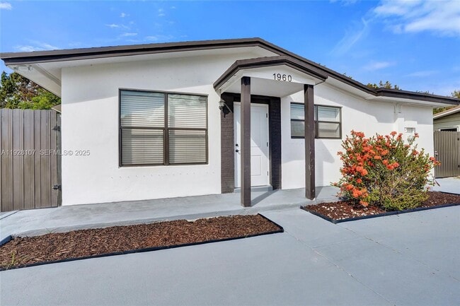 Photo - 1960 SW 68th Way