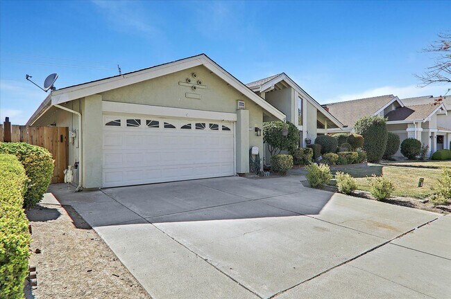 Photo - 4225 Sedge St