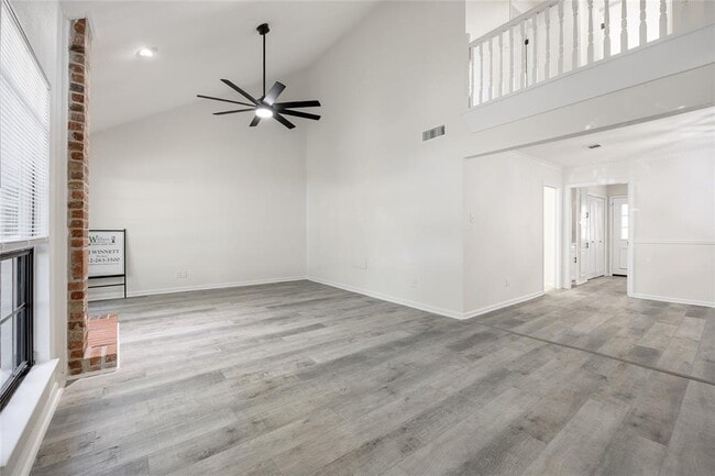 Photo - 7131 Chimney Corners