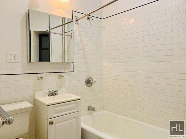 Photo - GRAND STREET Unit 2B