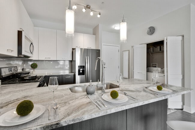 Photo - 18w070 Royce Blvd