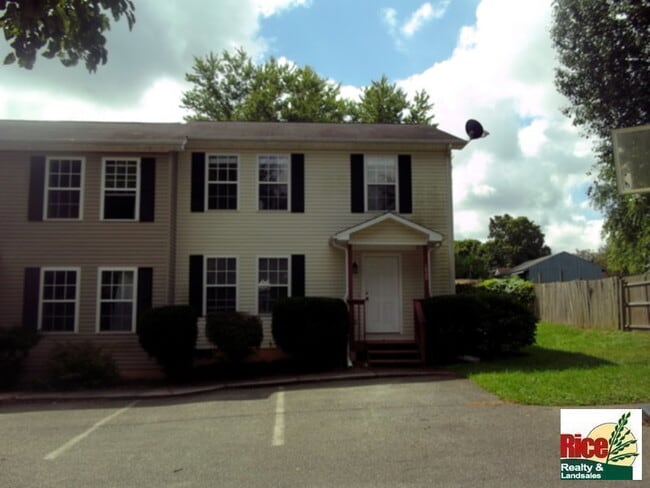 Building Photo - 1075 Forest Street Rental