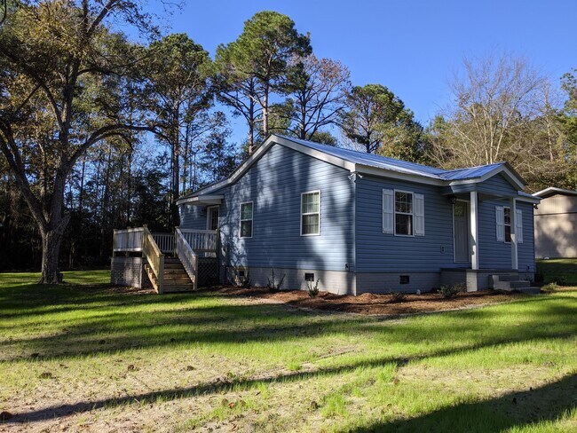 Photo - 108 W 9th St