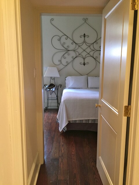 Photo - 433 Burgundy St Unit 1A