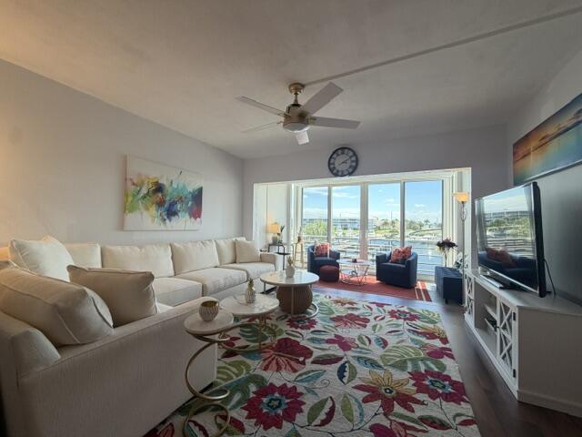 Photo - 29 Yacht Club Dr Unit 306