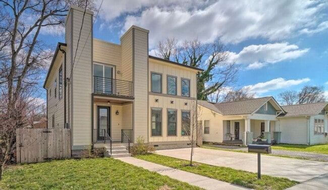 Building Photo - 1732 22nd Ave N Rental