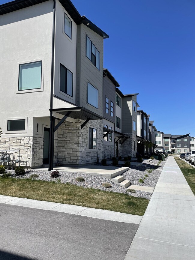 Photo - 517 S 1080 W