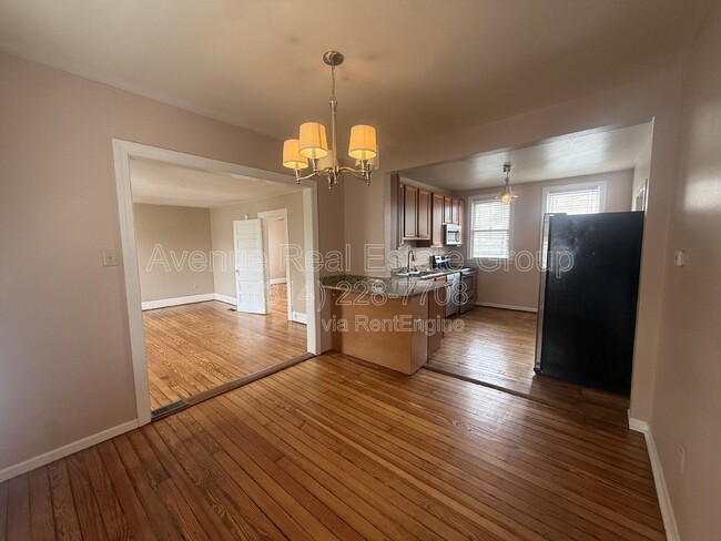 Photo - 240 W Essex Ave