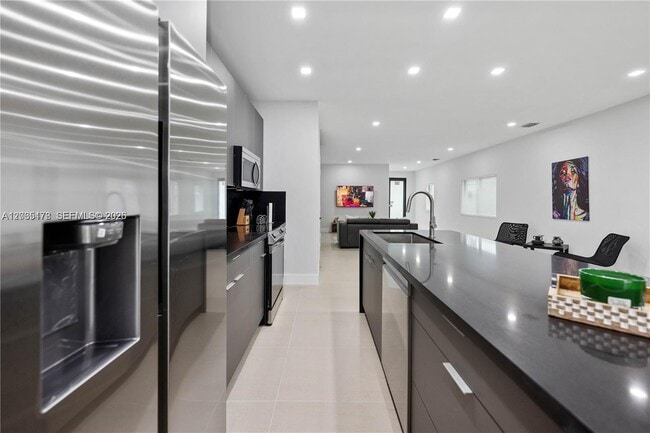 Photo - 1121 NW 25th St