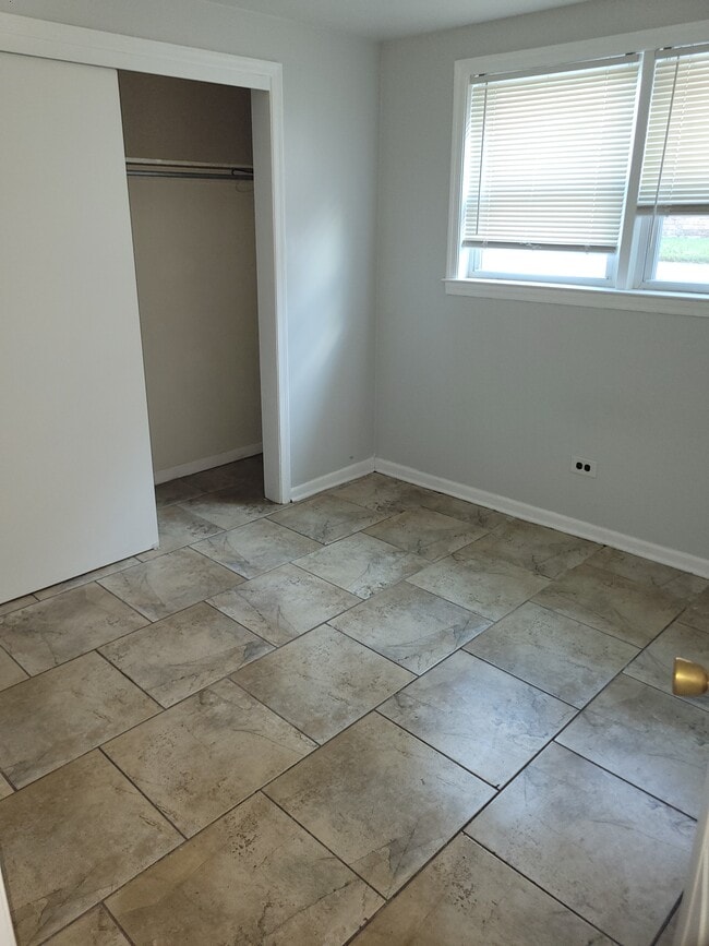 472 N Wolf Rd Unit #1