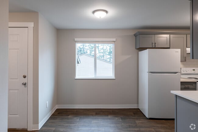 1BR, 1BA - 593SF