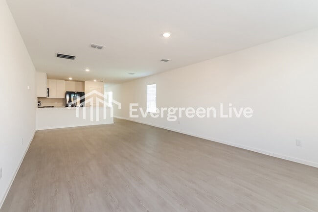 Photo - 1025 Calley Pear Trl