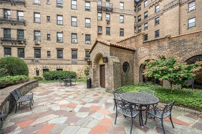 Photo - 14 N Chatsworth Ave Condo Unit 5G