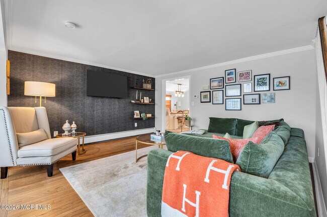 Photo - 115 10th Ave