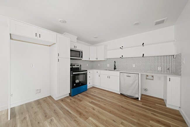 Building Photo - 807 Cullen Blvd Unit 2 Rental