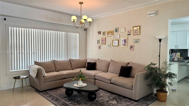 Photo - 1611 71st St