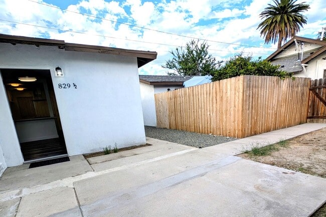 Move in Special !!!! Cozy 2 bedroom + 1 ... - Move in Special !!!!   Cozy 2 bedroom + 1 ...