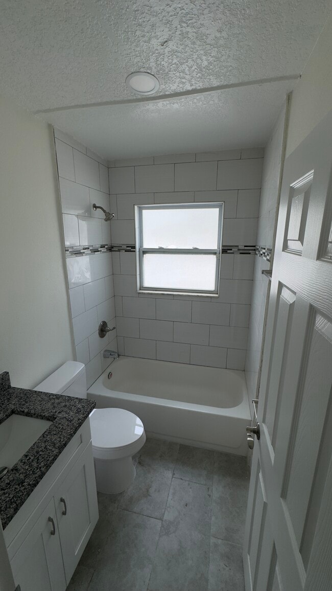 Photo - 2223 W Harbor Dr S