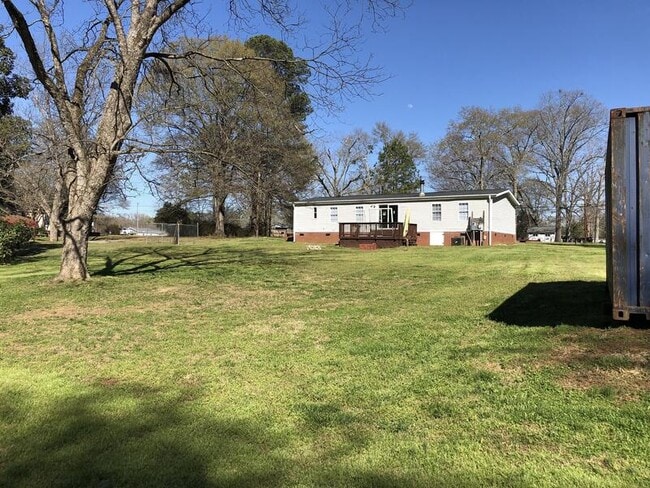 1100 W Georgia Rd