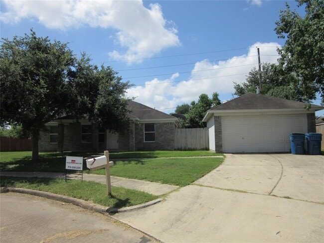 Building Photo - 5237 Pinewood Terrace Rental