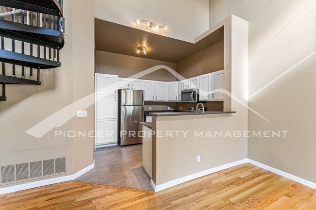 Photo - Spacious Townhouse with Washer/Dryer and Central AC