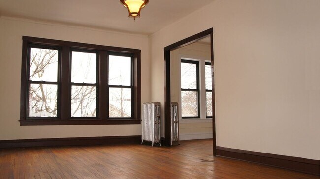 2700 N Spaulding Ave Unit 3EE