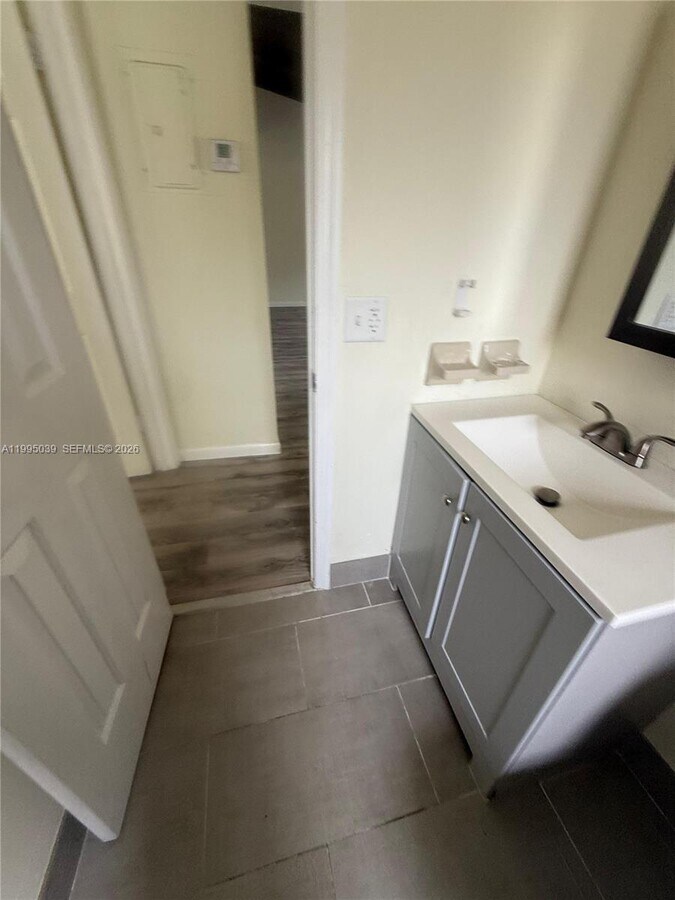 Photo - 472 Glenwood Dr Unit 472