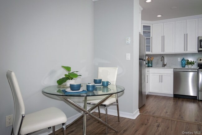 Photo - 255 E Main St Unidad 51