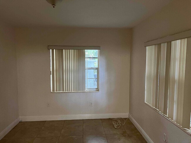 Photo - 765 NE 126th St Unidad 4