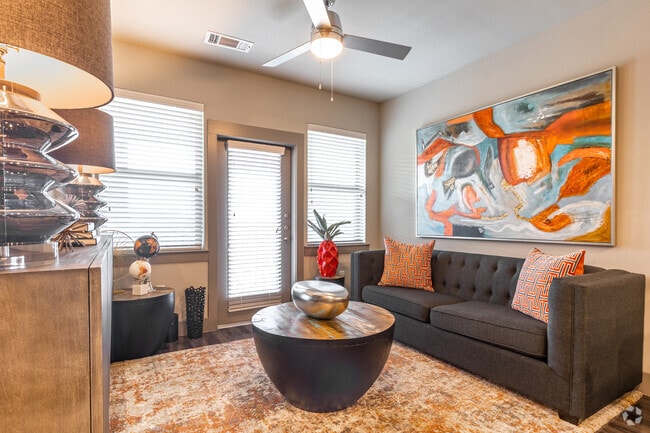 1HAB, 1BA - Sala de estar - Discovery Park