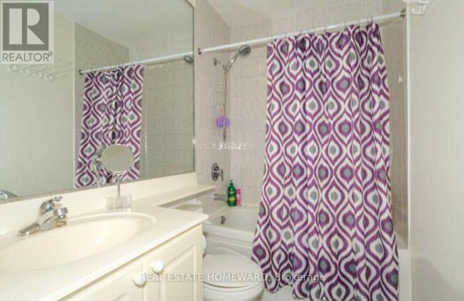 Photo - 18 Lee Centre Dr