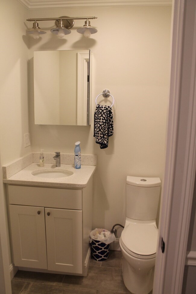 Photo - 34 Circuit St Unit 1