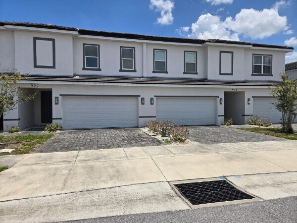 Building Photo - 922 Centaury Dr