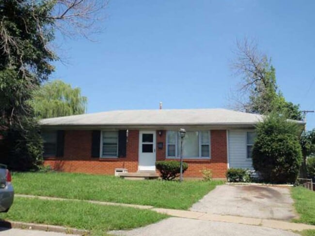 Building Photo - Nice House in Garden Springs! Off-Street Parking, Convenient Location, Pets Ok!