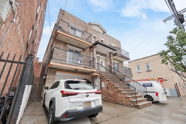 Building Photo - 2705 Central Ave Unit 1